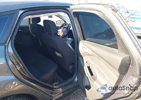 2018 Ford Focus Se z USA, uszkodzony, nr VIN 1FADP3K23JL310274